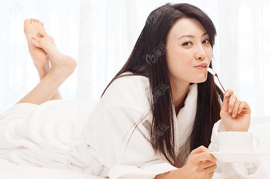 59年珍珠专研×全球研发：欧诗漫的抗老美白全球方案！(图1)