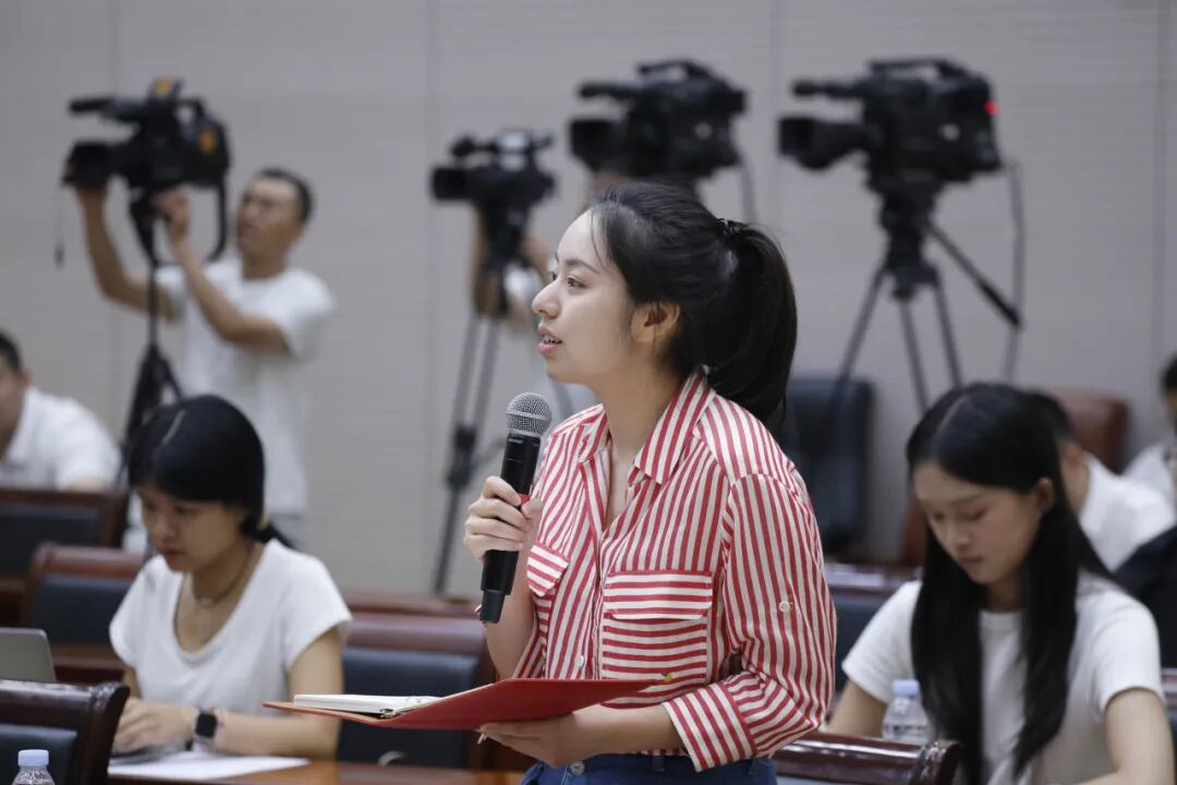济南市集成电路、现代医药、科技金融、医疗卫生、城市规划设计治理、高端软件领域高层次人才分类认定政策新闻发布会图文实录_泉城新闻_大众网(图9)
