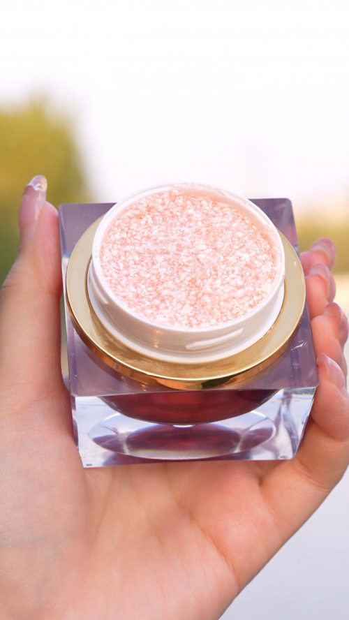 破解50+熟龄肌的沉默需求黛安蒂以“懂得”重塑孝心礼单(图2)