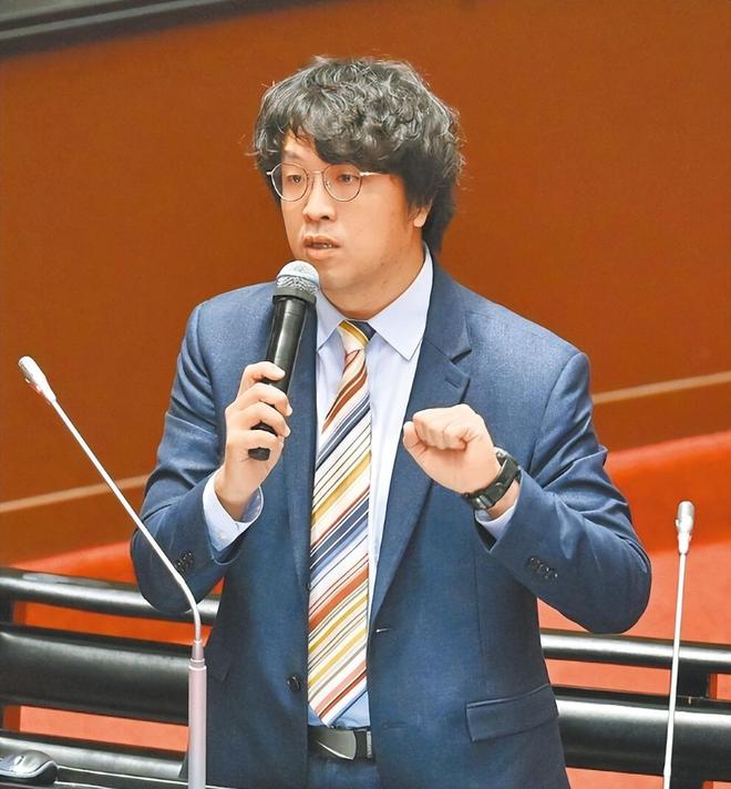 被大陆立案侦查后沈伯洋出来回应了赖清德和民进党无可奈何？(图4)