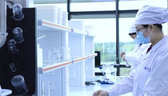 从面膜大王到原料巨头：敷尔佳的科研突围战(图1)