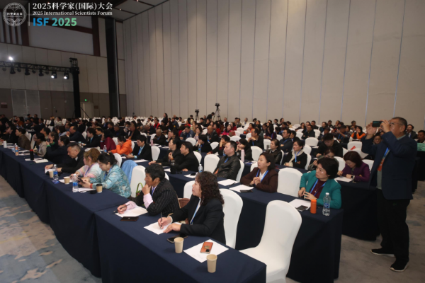 从东方到世界：黛安蒂亮相国际科学家大会以草本科技助力科学护肤(图10)