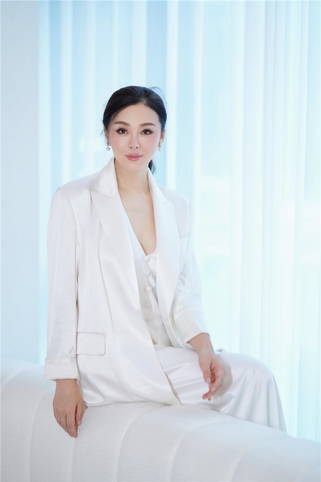 双赴博鳌与木兰悦享荟！柏荟郑涵文以美学赋能女性新生态(图2)