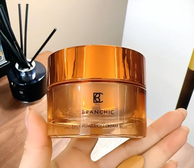 有效的抗衰老产品解析抗皱紧致护肤品哪款好？紧致垮脸好用的护肤品(图7)